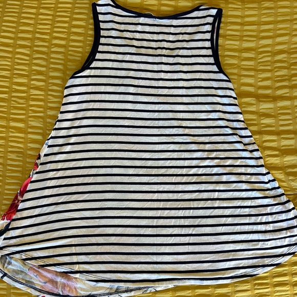 EUC Asymmetrical Tank Top - Picture 4 of 4